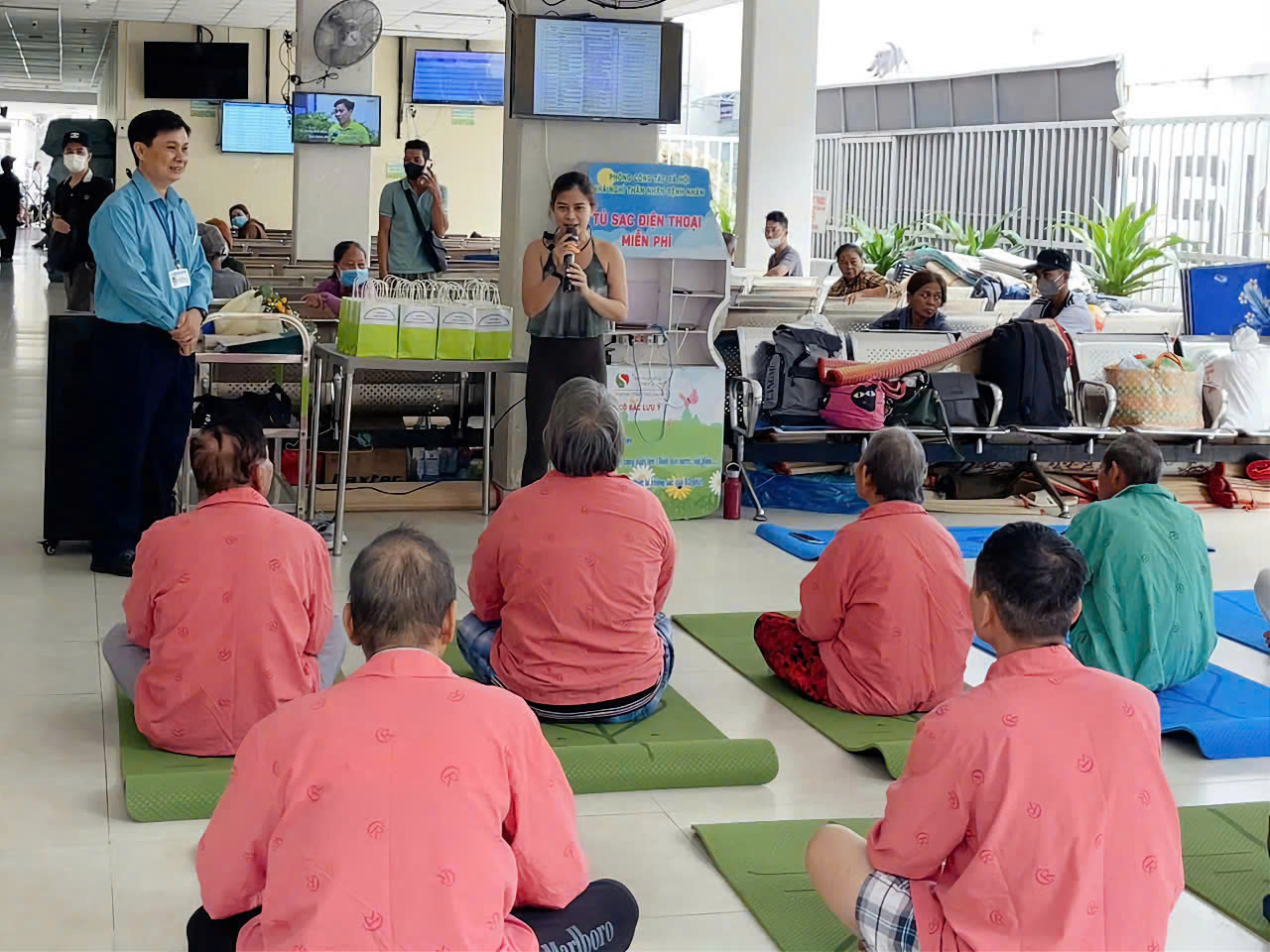 Liều thuốc tinh thần miễn phí - Ảnh 1.