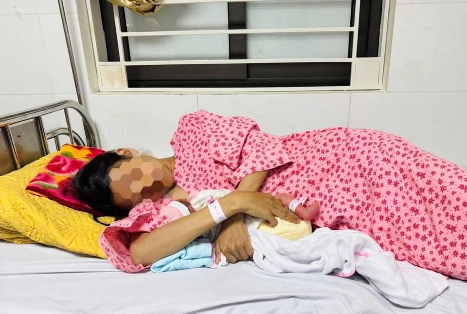 Trường hợp hi hữu: Phụ nữ đẻ rơi bên đường mà không hay biết mình mang thai - Ảnh 1.