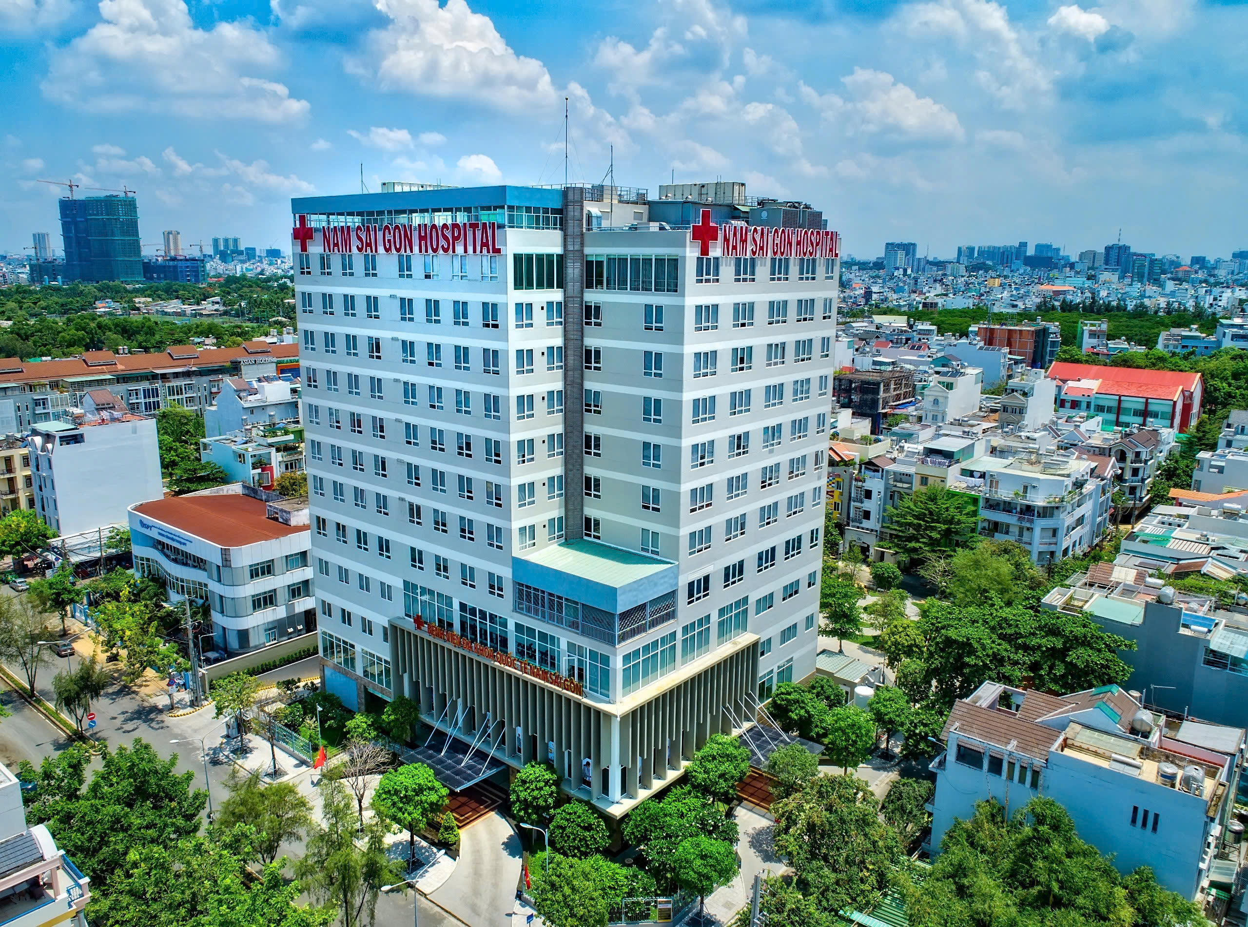 Y tế tư nhân chia sẻ áp lực quá tải khám chữa bệnh với hệ thống y tế công lập