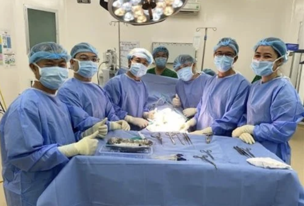 Hệ lụy từ việc lạm dụng rượu ngâm cao trăn- Ảnh 1.
