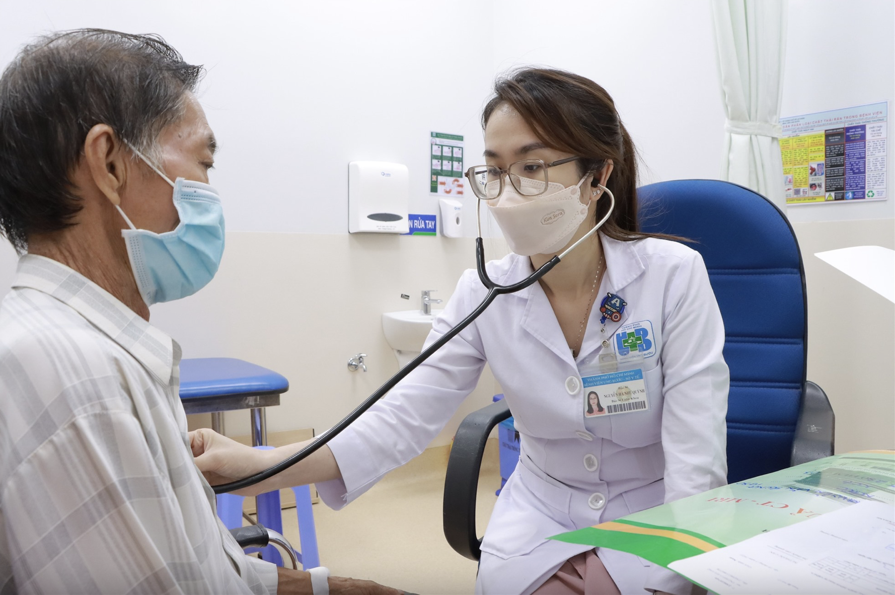 Bệnh viện Ung Bướu TP HCM mỗi năm tiếp nhận hơn 880.000 lượt khám- Ảnh 2.