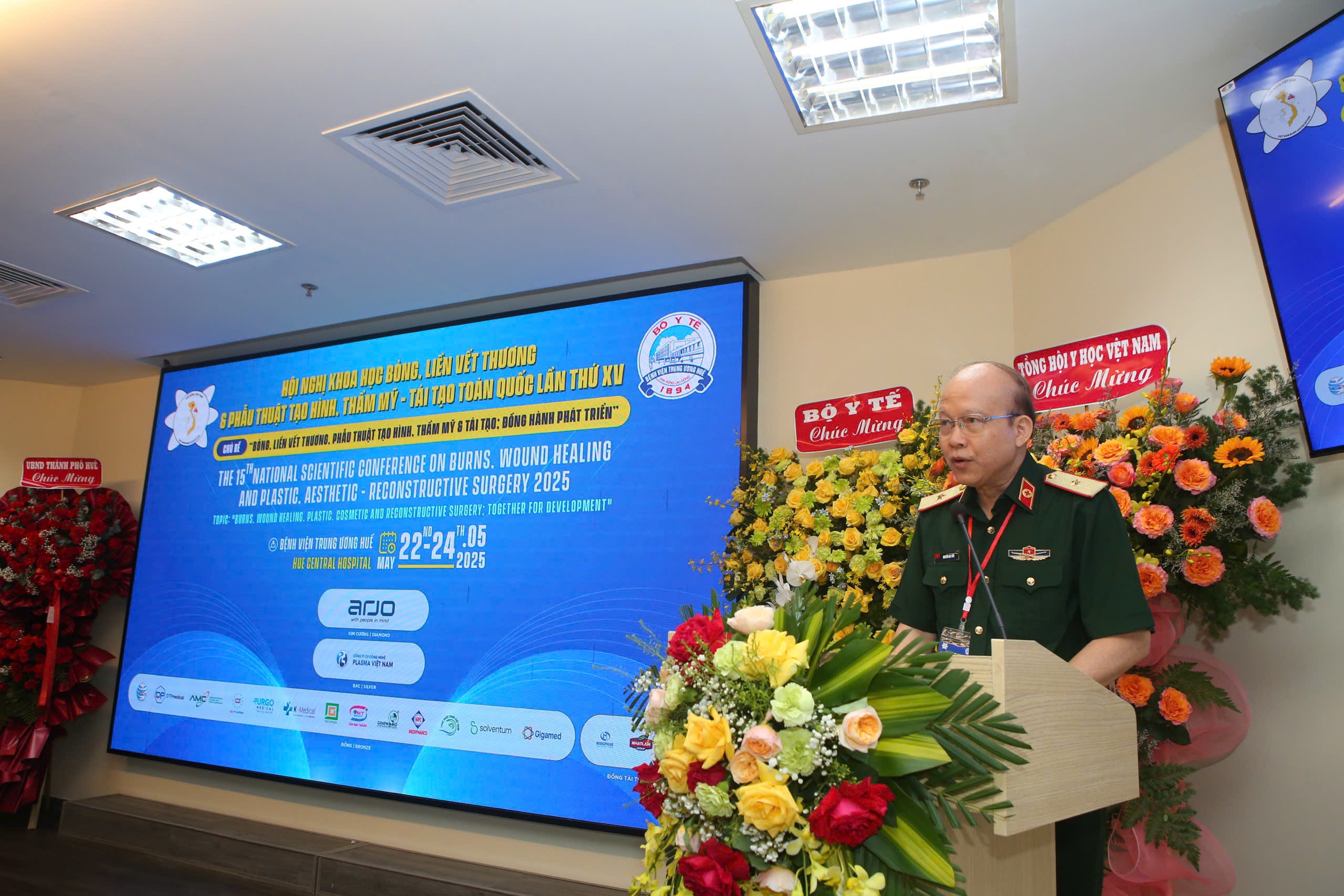Hội nghị chuyên gia về điều trị bỏng diễn ra tại Huế - Ảnh 2.