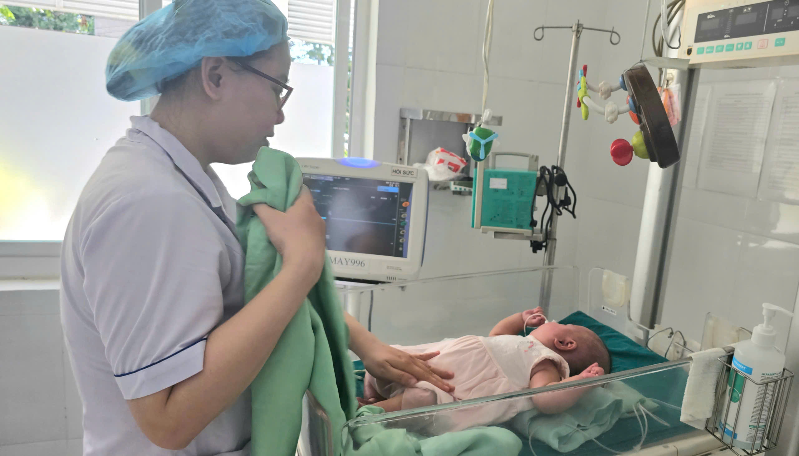 Em bé trong bài viết "Ca phẫu thuật ý nghĩa tại Bệnh viện Đa khoa tỉnh Bình Dương" đón tin vui - Ảnh 1.