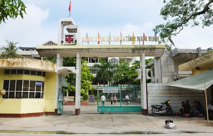 Cập nhật thông tin vụ bé trai ở Nam Định bị yêu cầu thanh toán viện phí trước khi cấp cứu - Ảnh 1.