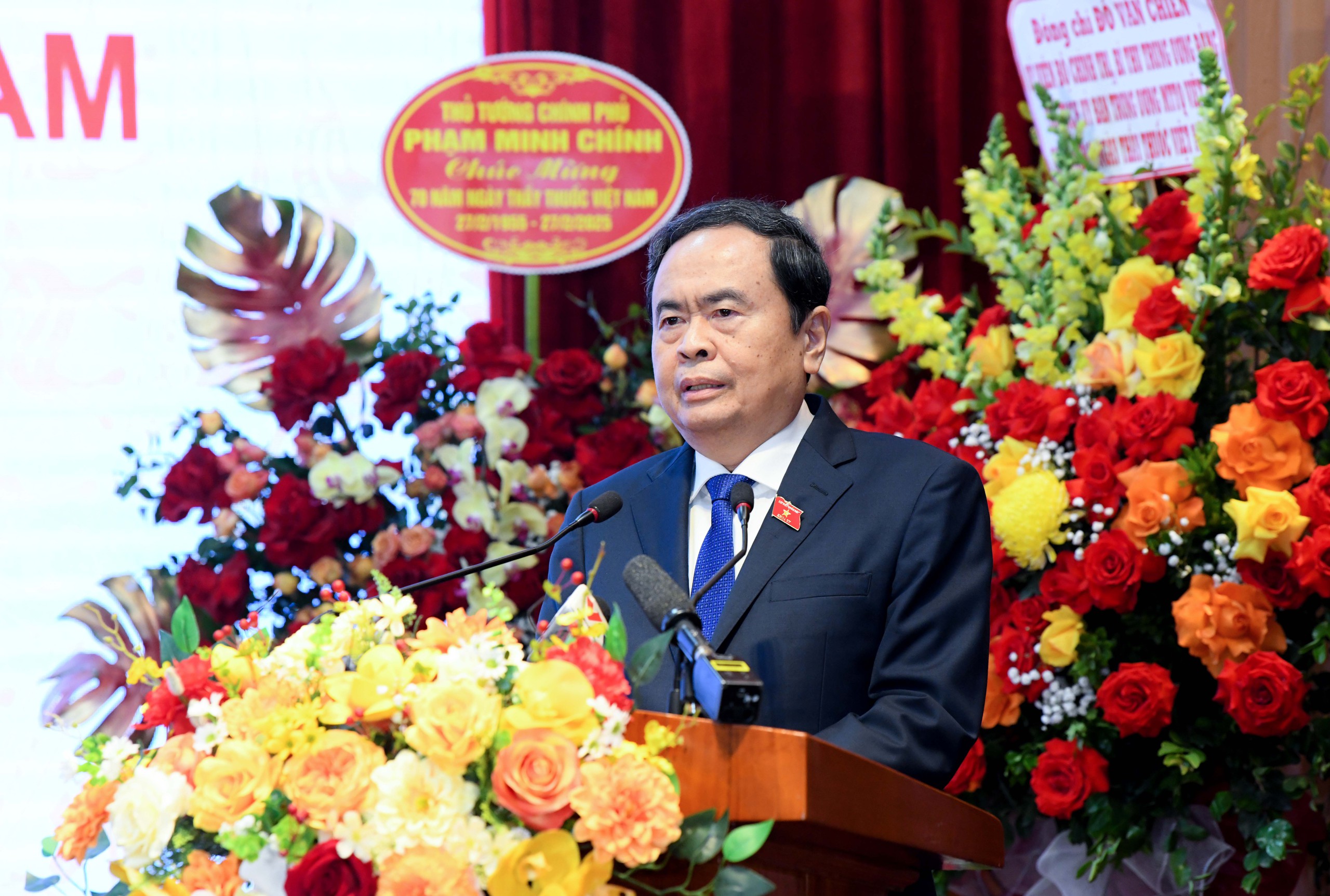 Chủ tịch Quốc hội Trần Thanh Mẫn: Cải thiện chất lượng điều trị và giảm bớt thủ tục hành chính - Ảnh 1.