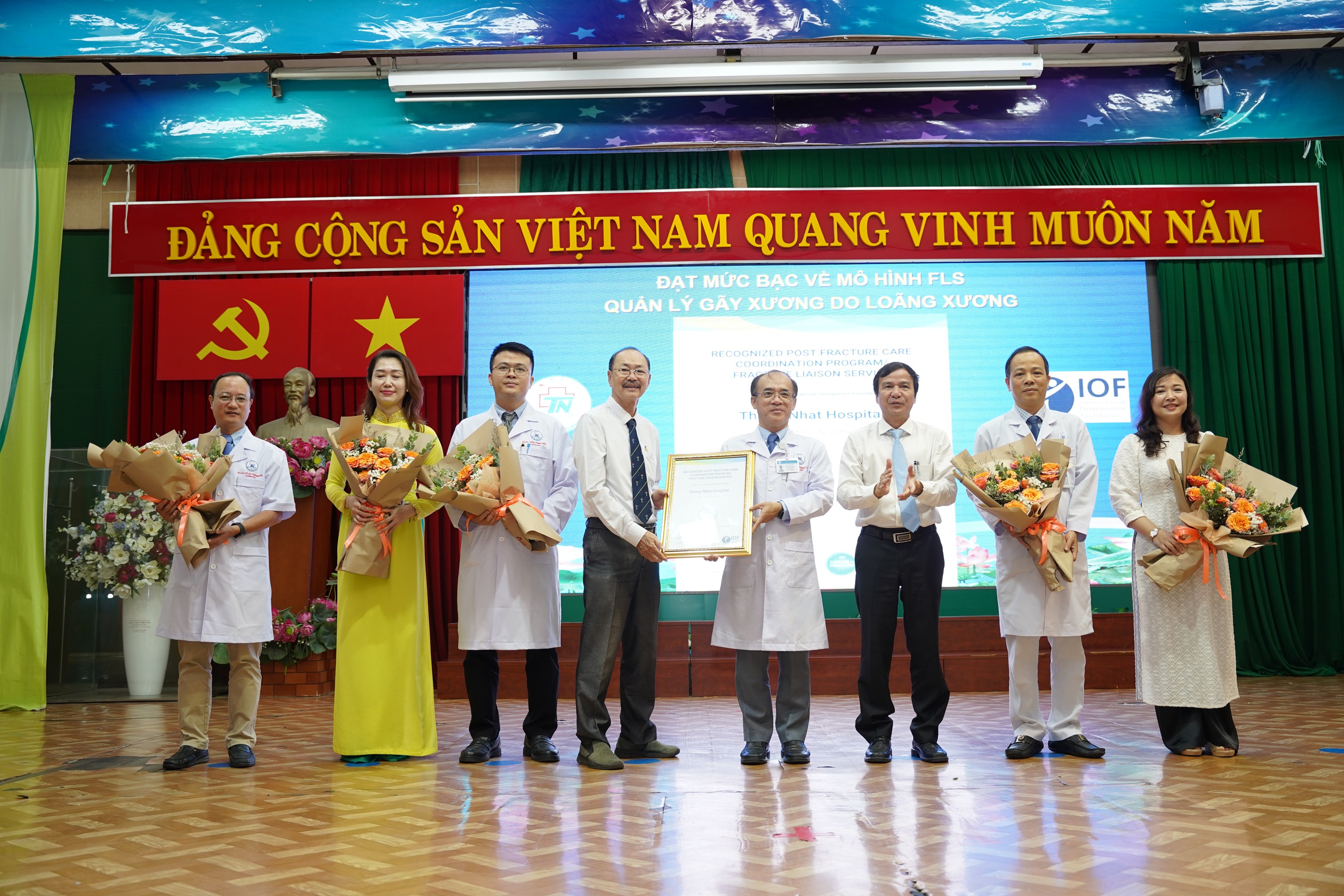 Bệnh viện Thống Nhất nhận chứng nhận chuẩn Bạc trong quản lý loãng xương