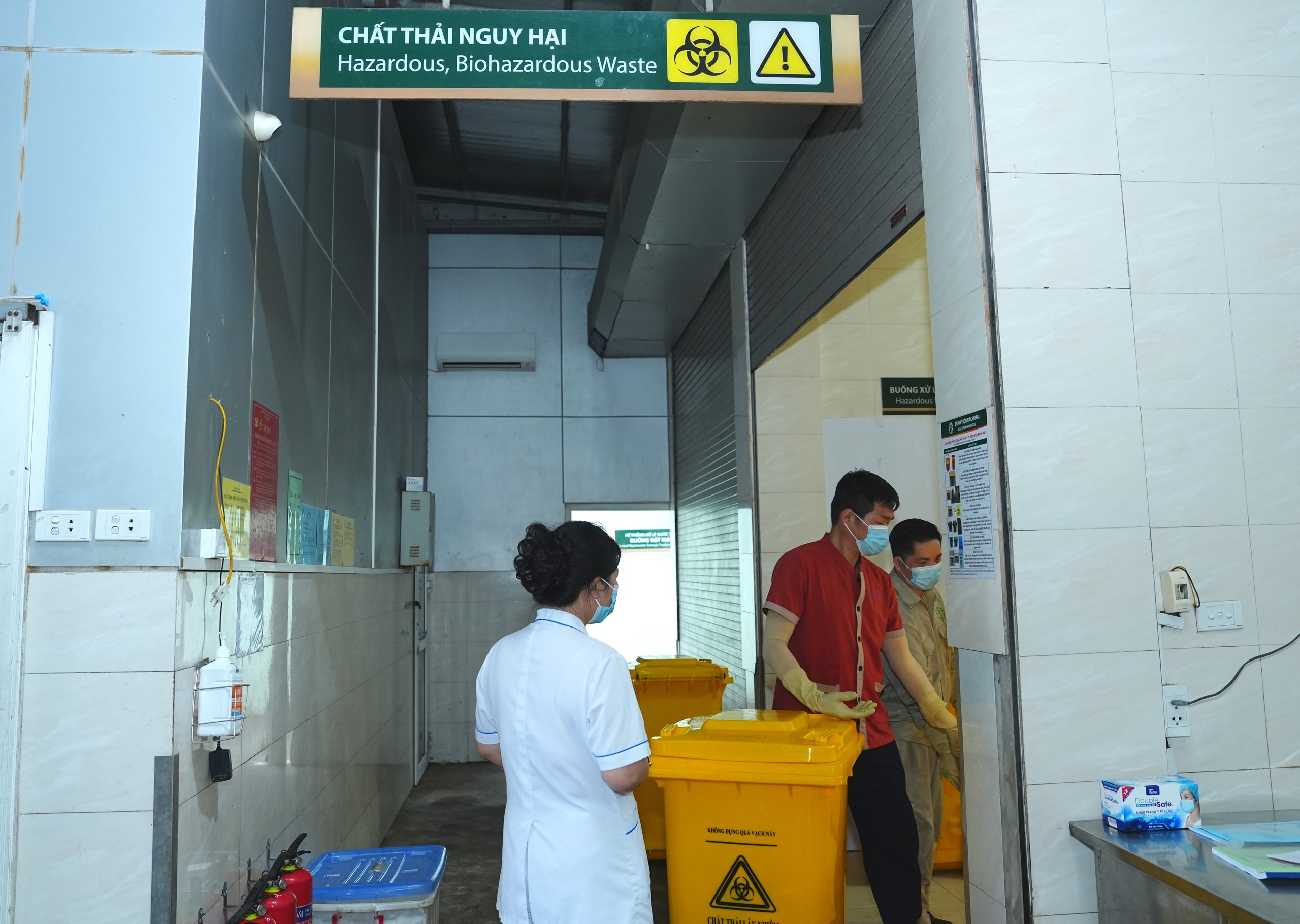 Bệnh viện Bạch Mai phản bác thông tin sai lệch về chất thải, yêu cầu điều tra- Ảnh 3.