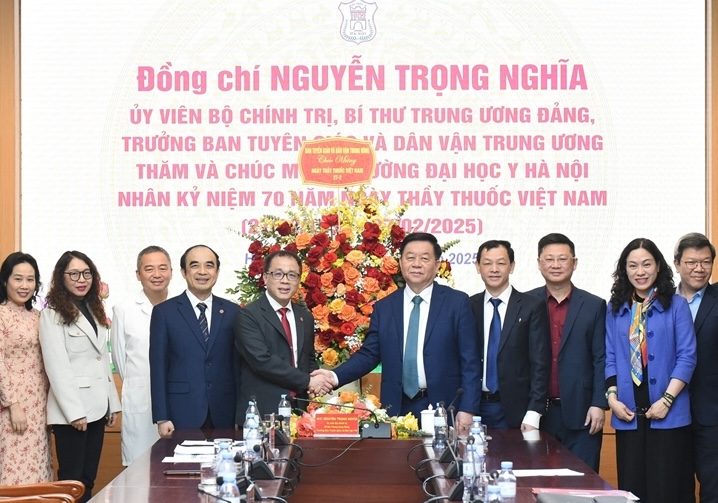 Lãnh đạo Trung ương thăm Trường Đại học Y Hà Nội - Ảnh 3.