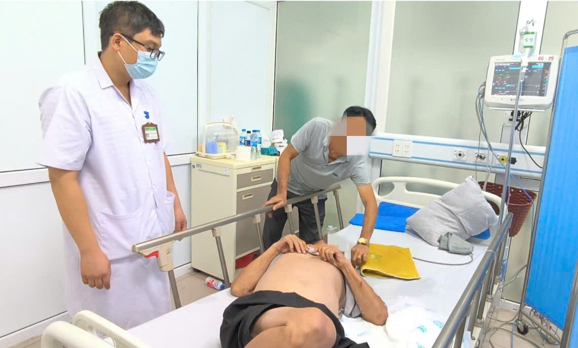 Nam tài xế nguy kịch vì bị chó cắn- Ảnh 2.