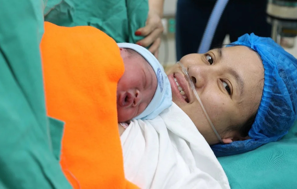 Đề xuất nâng cao thời gian nghỉ thai sản cho phụ nữ sinh con thứ hai - Ảnh 1.