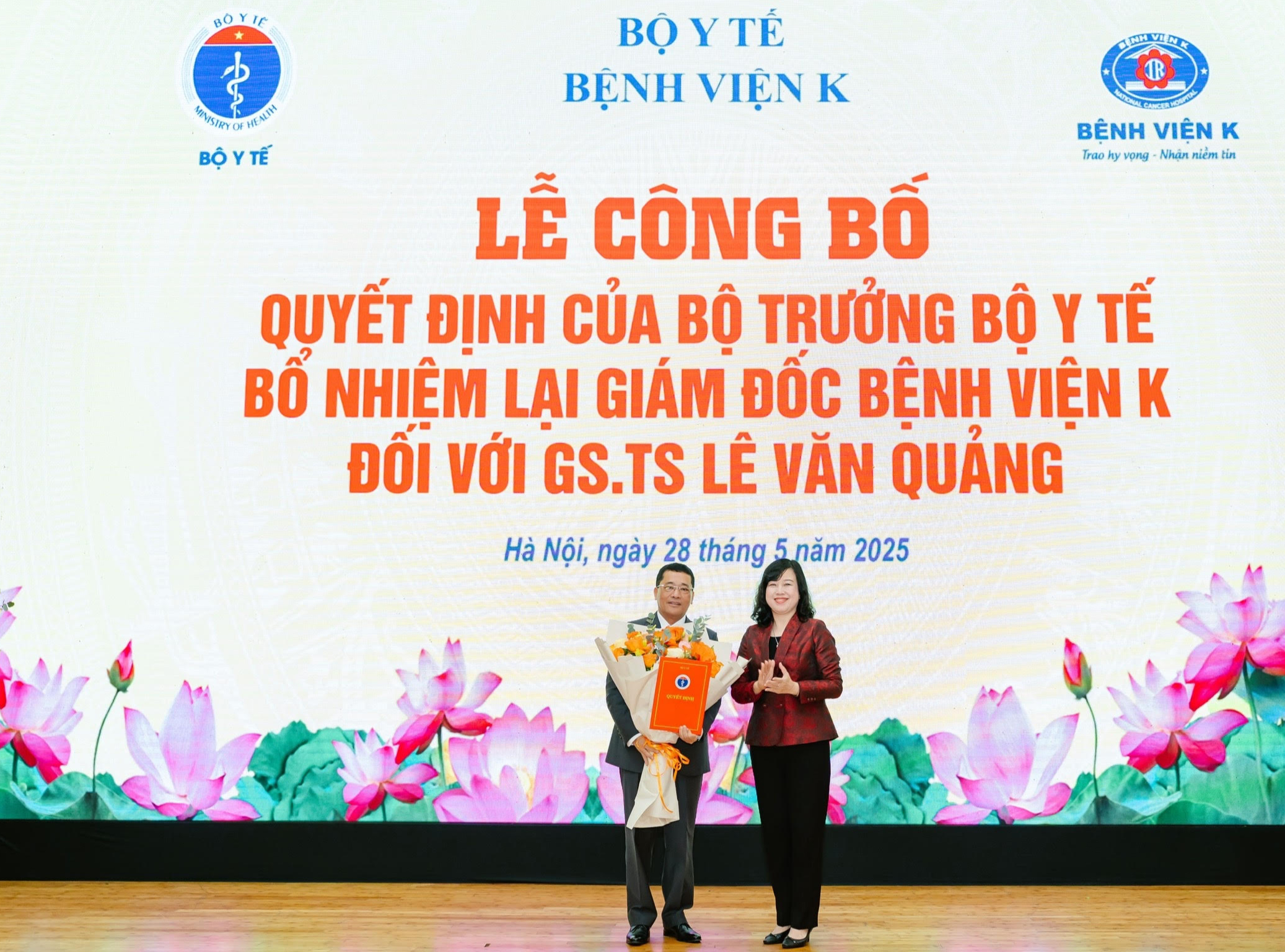 Bổ nhiệm giám đốc Bệnh viện chuyên khoa ung bướu - Ảnh 1.