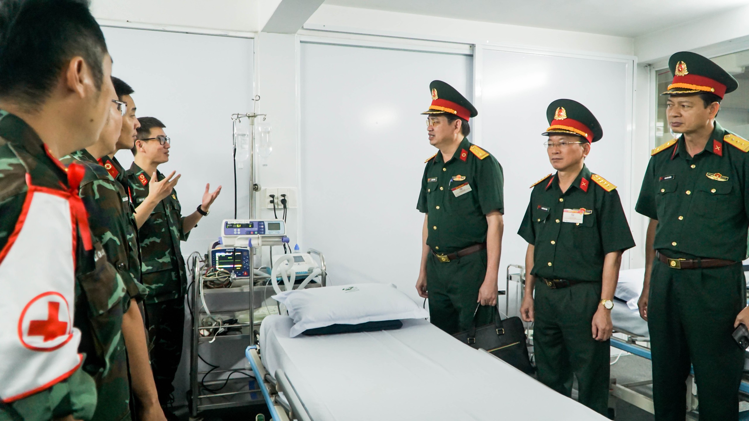 Nhiệm vụ quan trọng của đội ngũ quân y tại lễ kỷ niệm 30-4 - Ảnh 6.