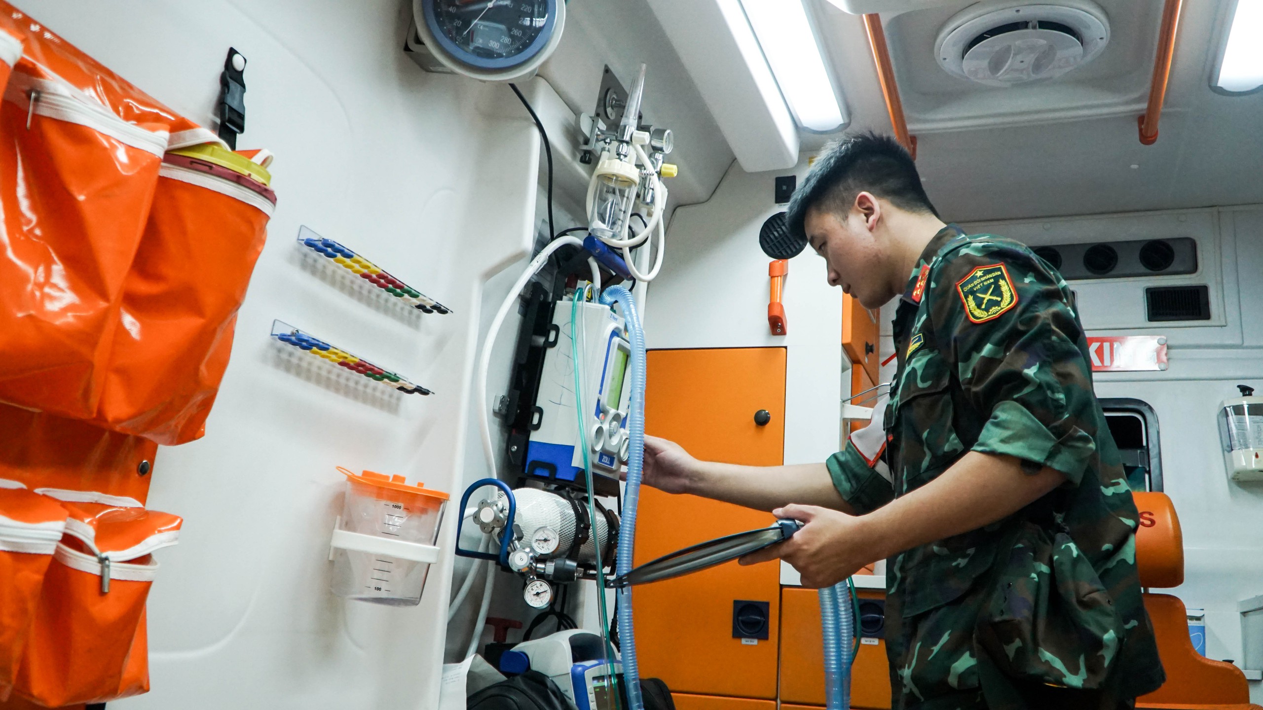 Nhiệm vụ quan trọng của đội ngũ quân y tại lễ kỷ niệm 30-4 - Ảnh 10.
