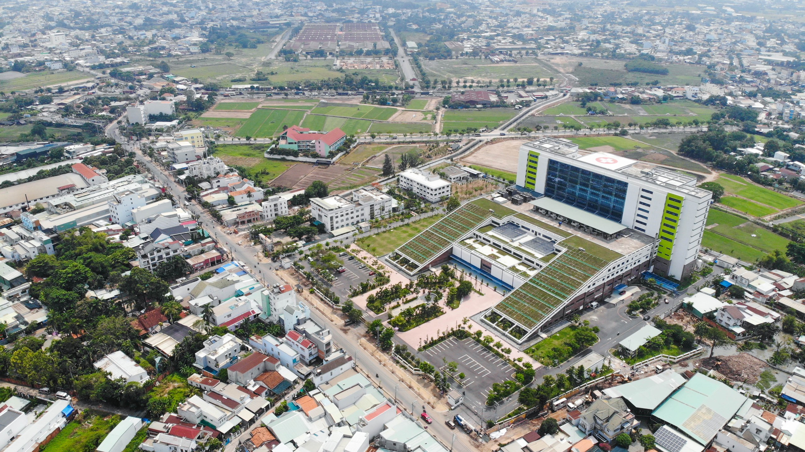 Hình ảnh bệnh viện ngoại thành TP HCM lột xác ngoạn mục- Ảnh 1.