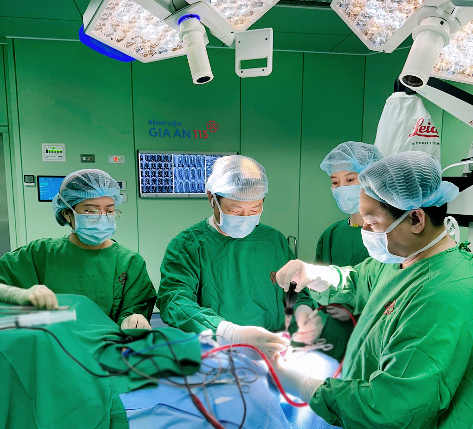 Phẫu Thuật Khẩn Cấp Cứu Sống Thanh Niên Gặp Tai Nạn Giao Thông Nghiêm Trọng - Ảnh 1.