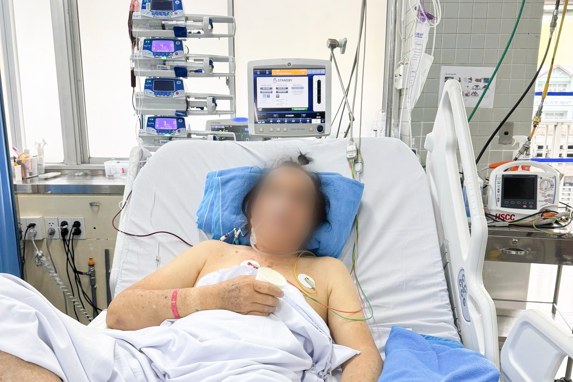 Nghệ sĩ được cứu sống sau cơn ngưng tim