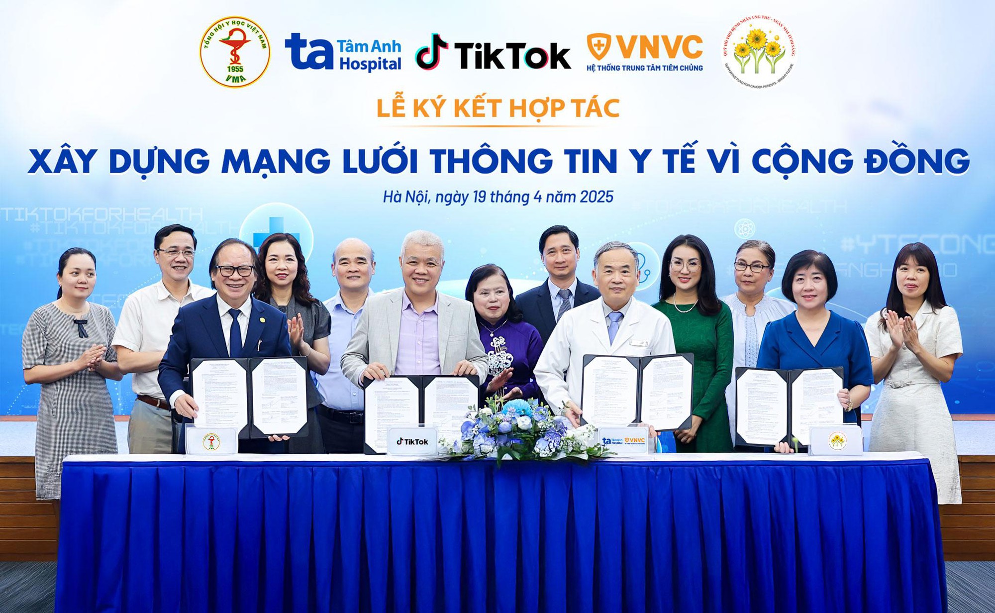 Hàng ngàn chuyên gia y tế tham gia mạng lưới thông tin sức khỏe cộng đồng - Ảnh 1.
