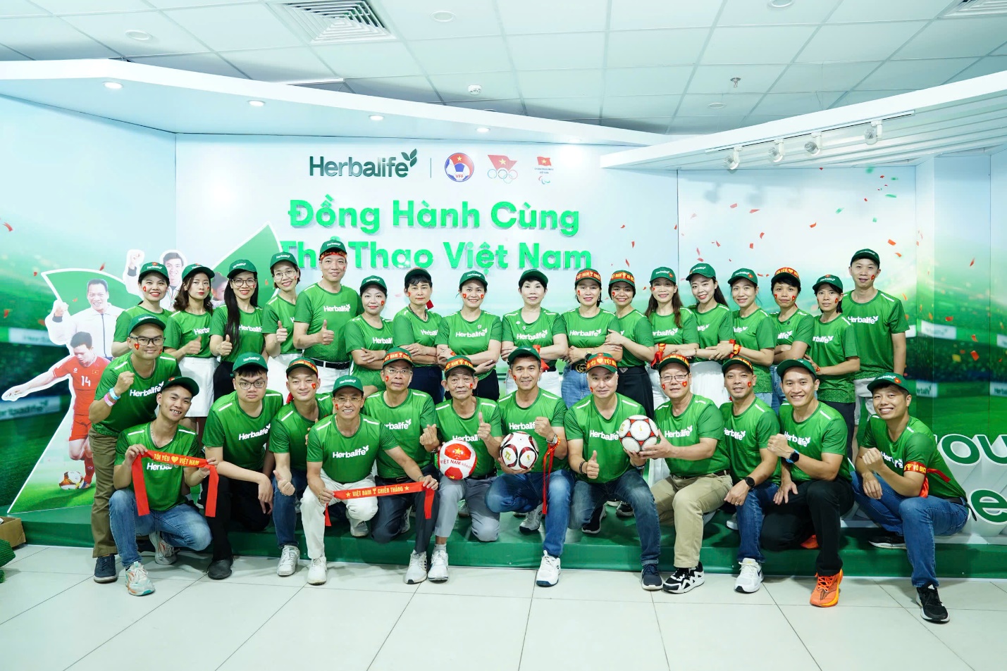 Hỗ trợ Đội tuyển Bóng đá Quốc gia Việt Nam - Ảnh 6.