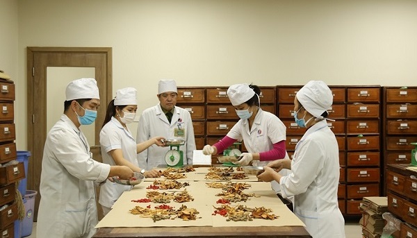 Có được thanh toán bảo hiểm y tế cho thuốc y học cổ truyền và dược liệu?- Ảnh 1.
