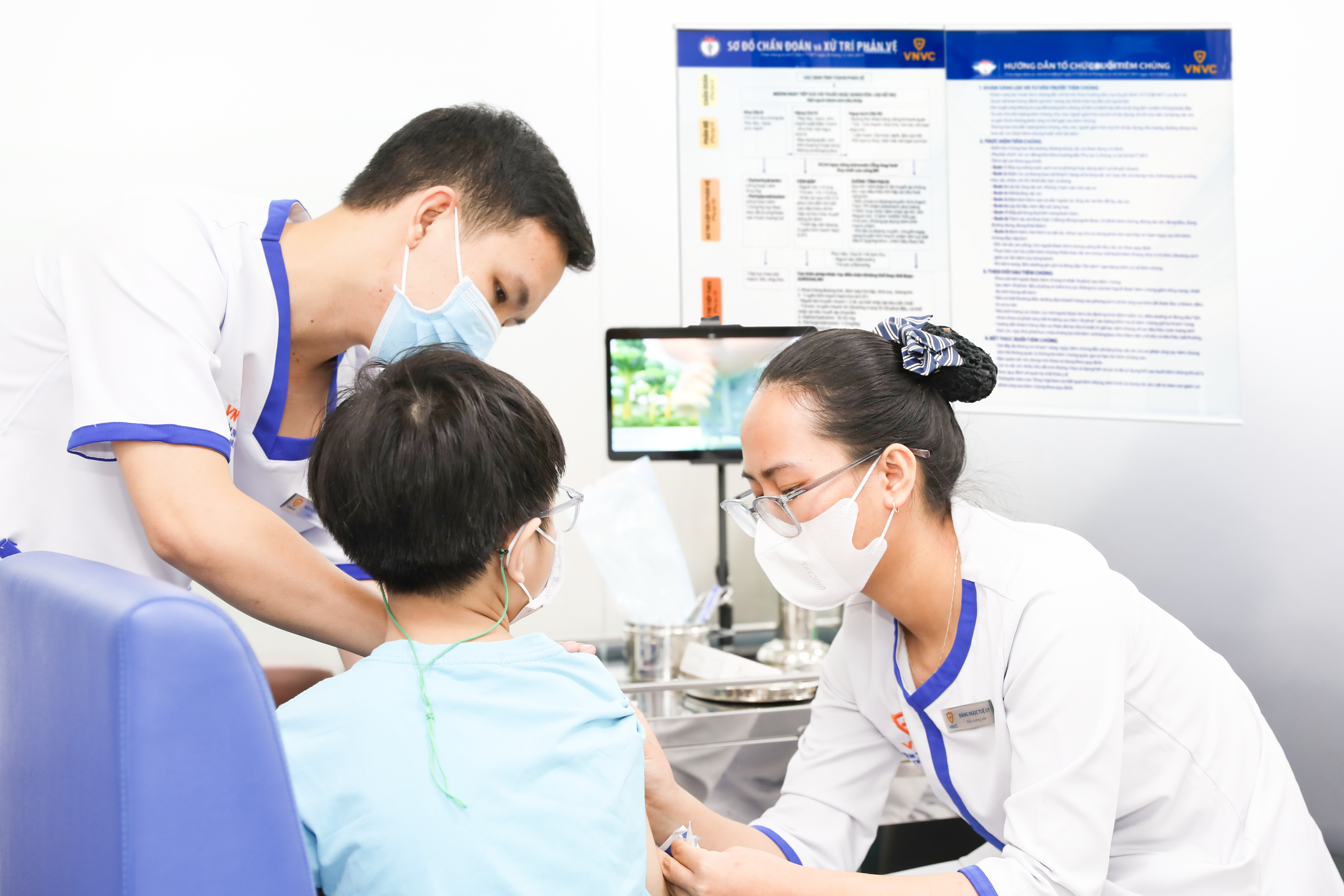 Triển khai tiêm vắc-xin phế cầu 15 cho trẻ em và người lớn - Ảnh 2.