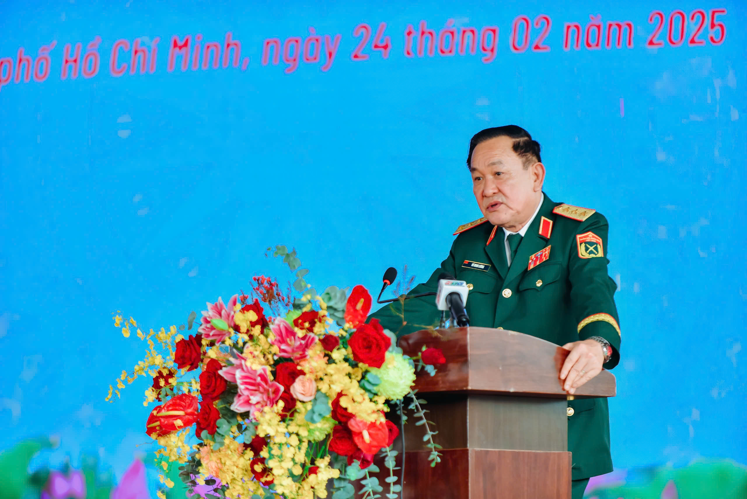 Khoa Hồi sức tích cực vinh dự nhận danh hiệu Anh hùng Lực lượng vũ trang nhân dân - Ảnh 1.