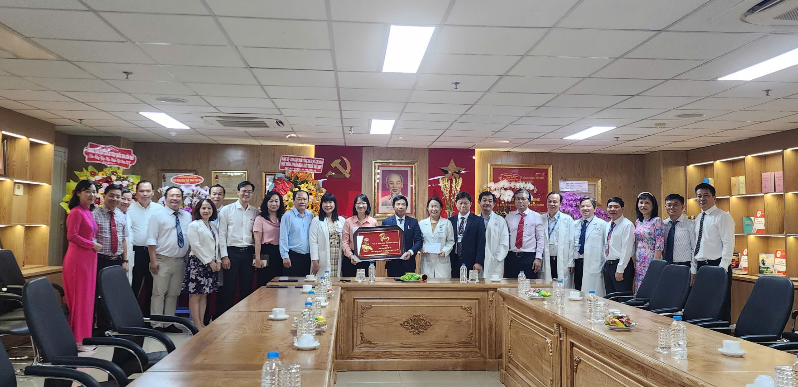 Những thành tựu nổi bật của Bệnh viện Nhân dân 115 - Ảnh 3.
