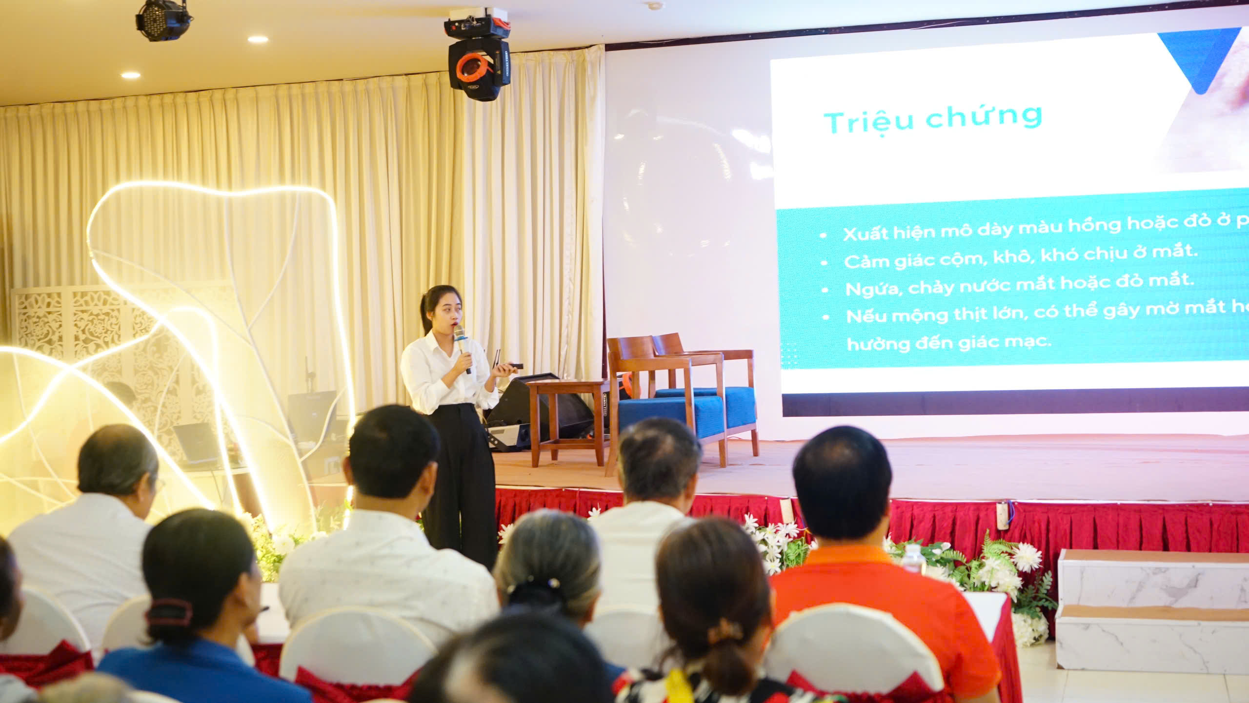 Người cao tuổi và những mối lo về bệnh lý: Chuyên gia giải đáp - Ảnh 1.