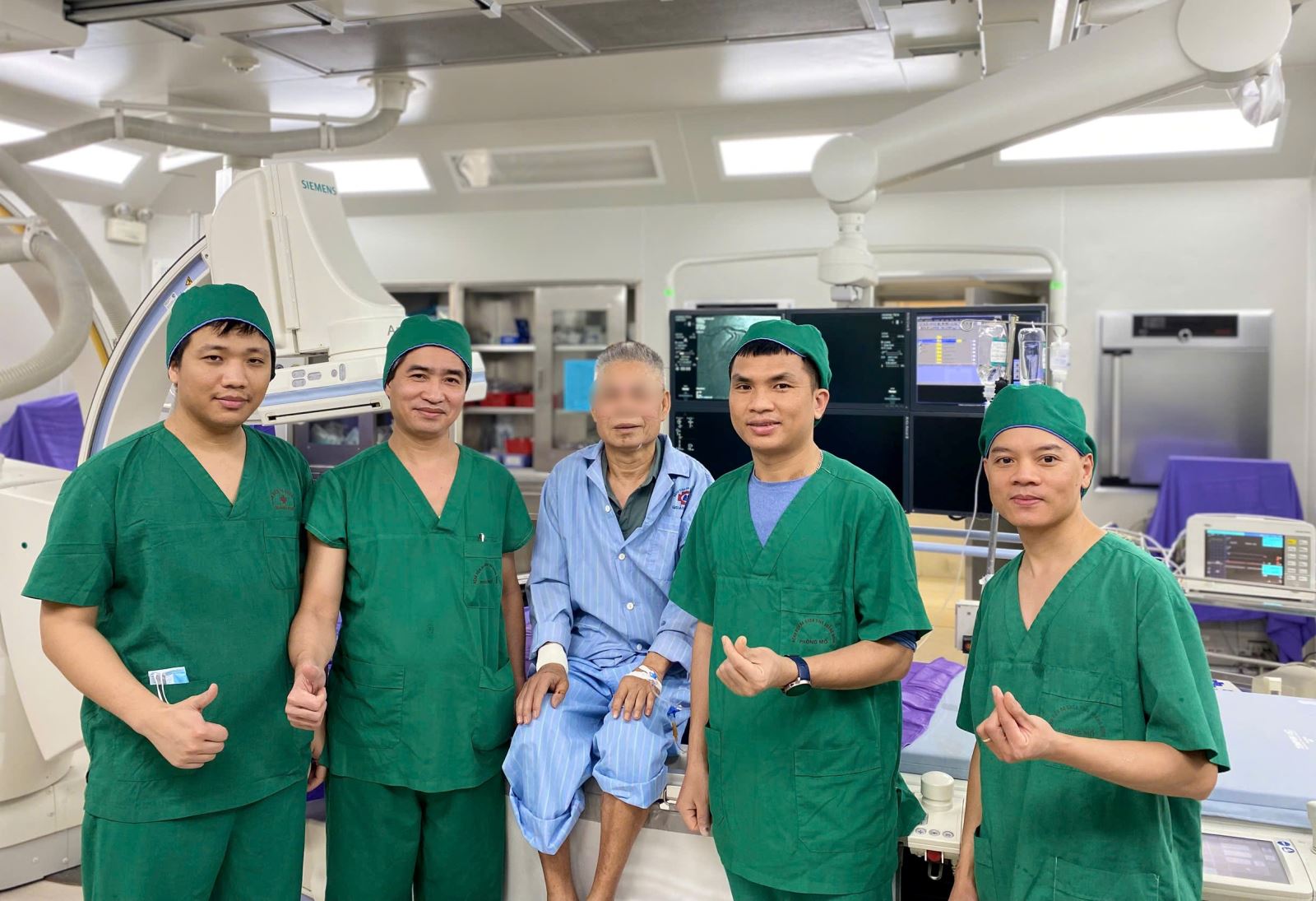 Cứu sống 3 bệnh nhân thoát khỏi nguy cơ tử vong - Ảnh 1.