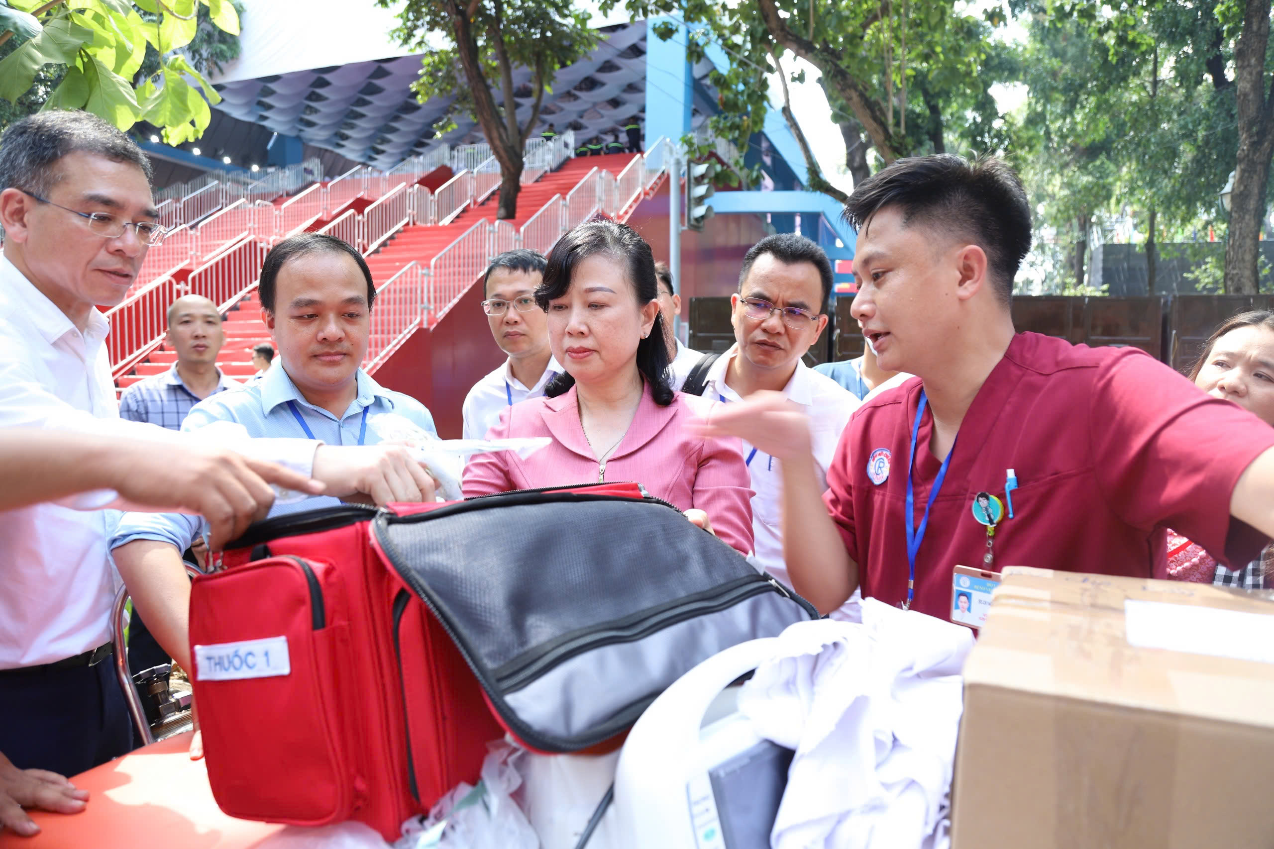 Bộ trưởng Y tế: Đảm bảo an toàn tối đa cho người dân trong lễ diễu binh và diễu hành - Ảnh 2.