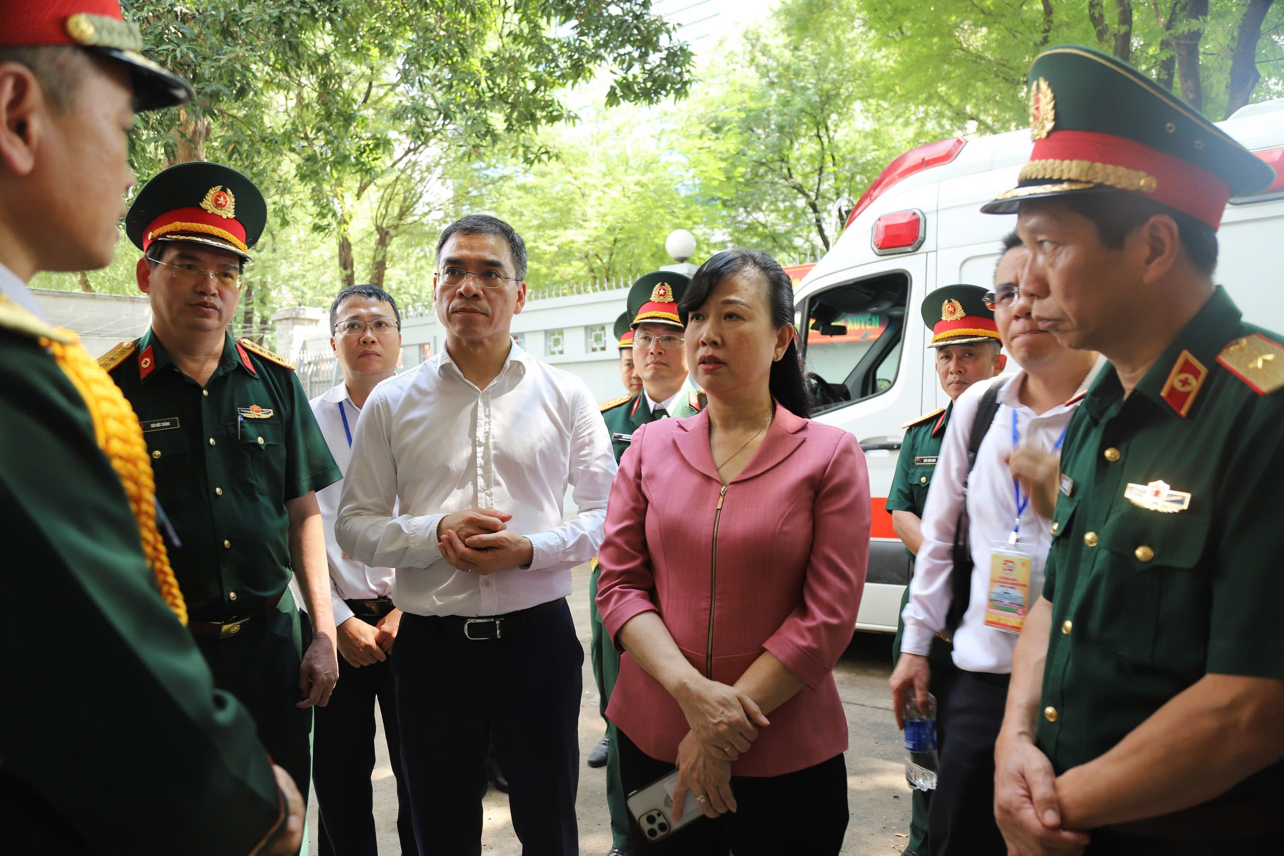 Bộ trưởng Y tế: Đảm bảo an toàn tối đa cho người dân trong lễ diễu binh và diễu hành - Ảnh 1.