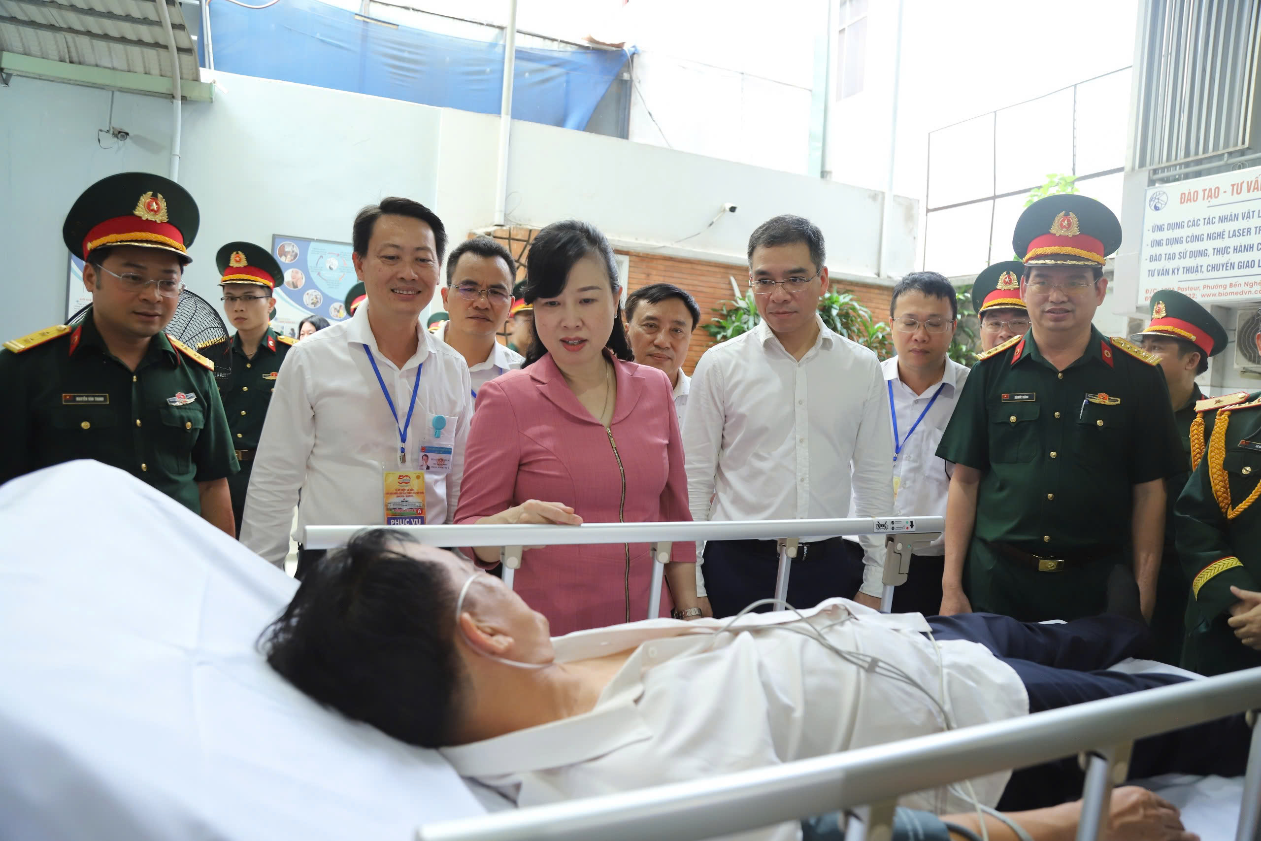 Bộ trưởng Y tế: Đảm bảo an toàn tối đa cho người dân trong lễ diễu binh và diễu hành - Ảnh 3.