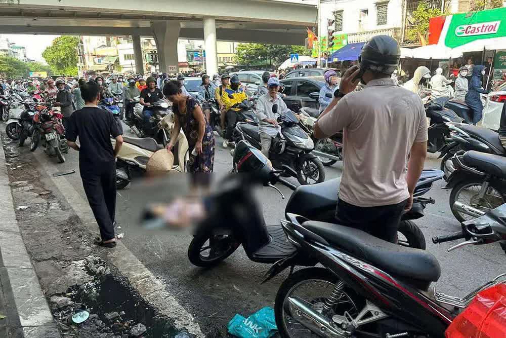 Tai nạn giao thông nghiêm trọng tại Hà Nội: Một người thiệt mạng - Ảnh 1.