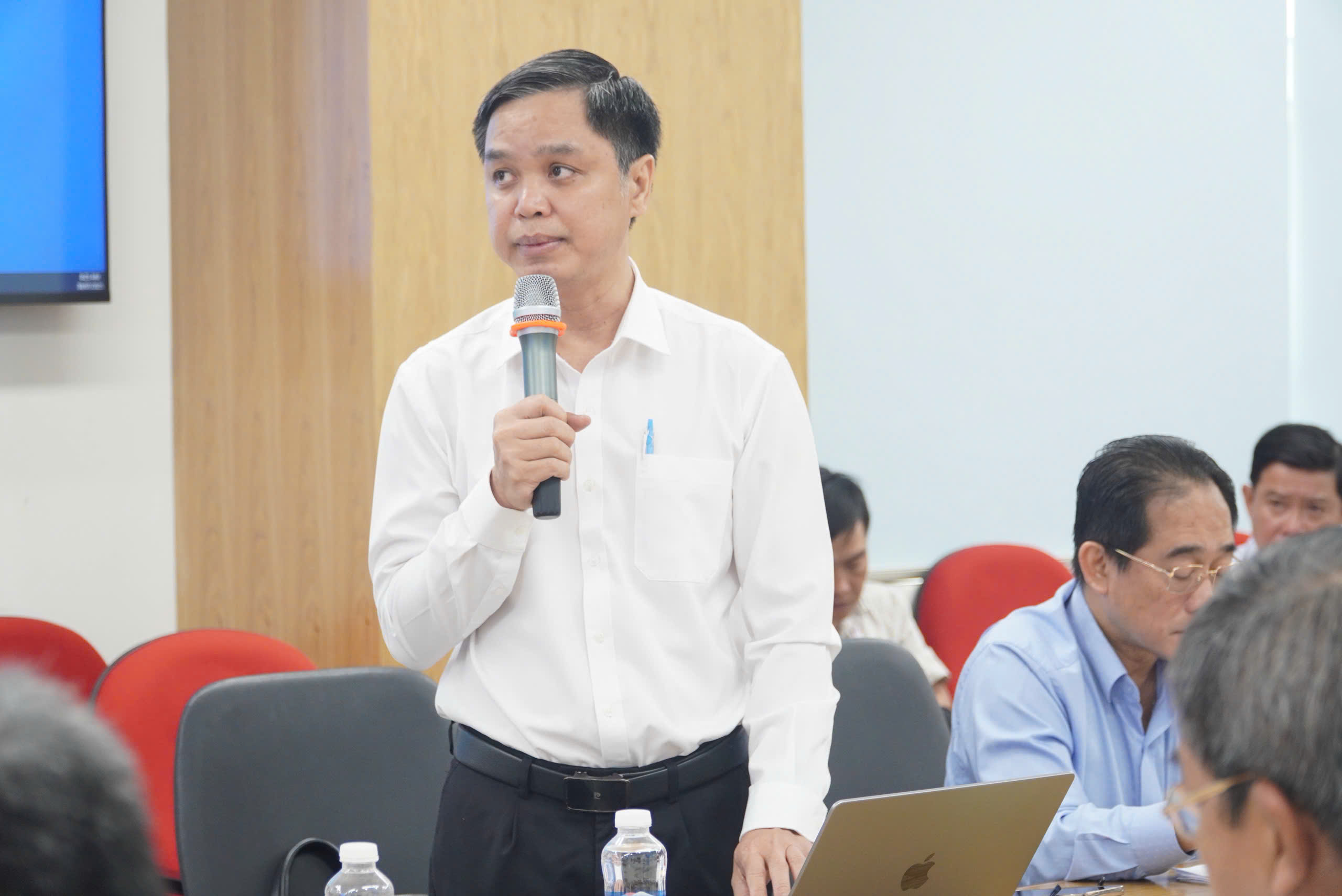 Những ý kiến từ các bệnh viện tại TP HCM về vấn nạn 'cò' khám bệnh - Ảnh 4.